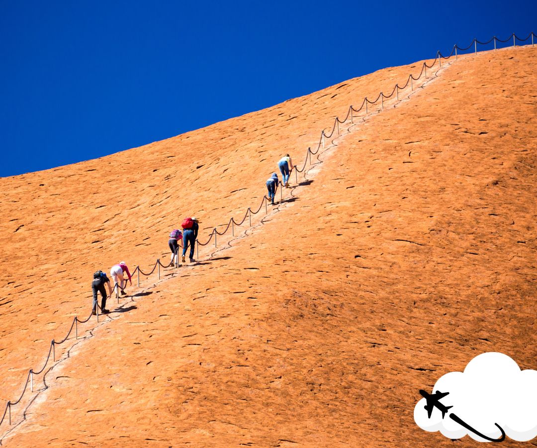 uluru-hikers