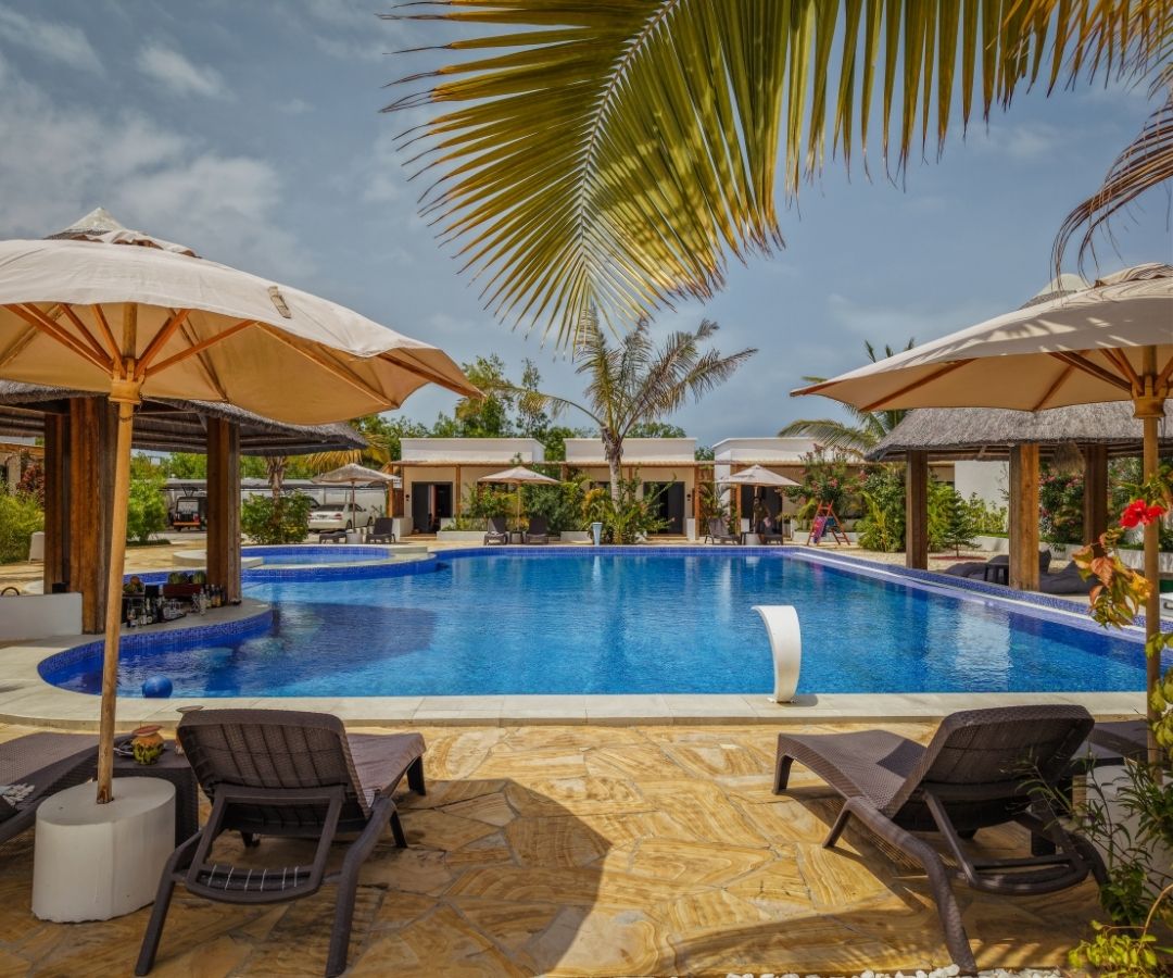 Sunny accommodation with pool