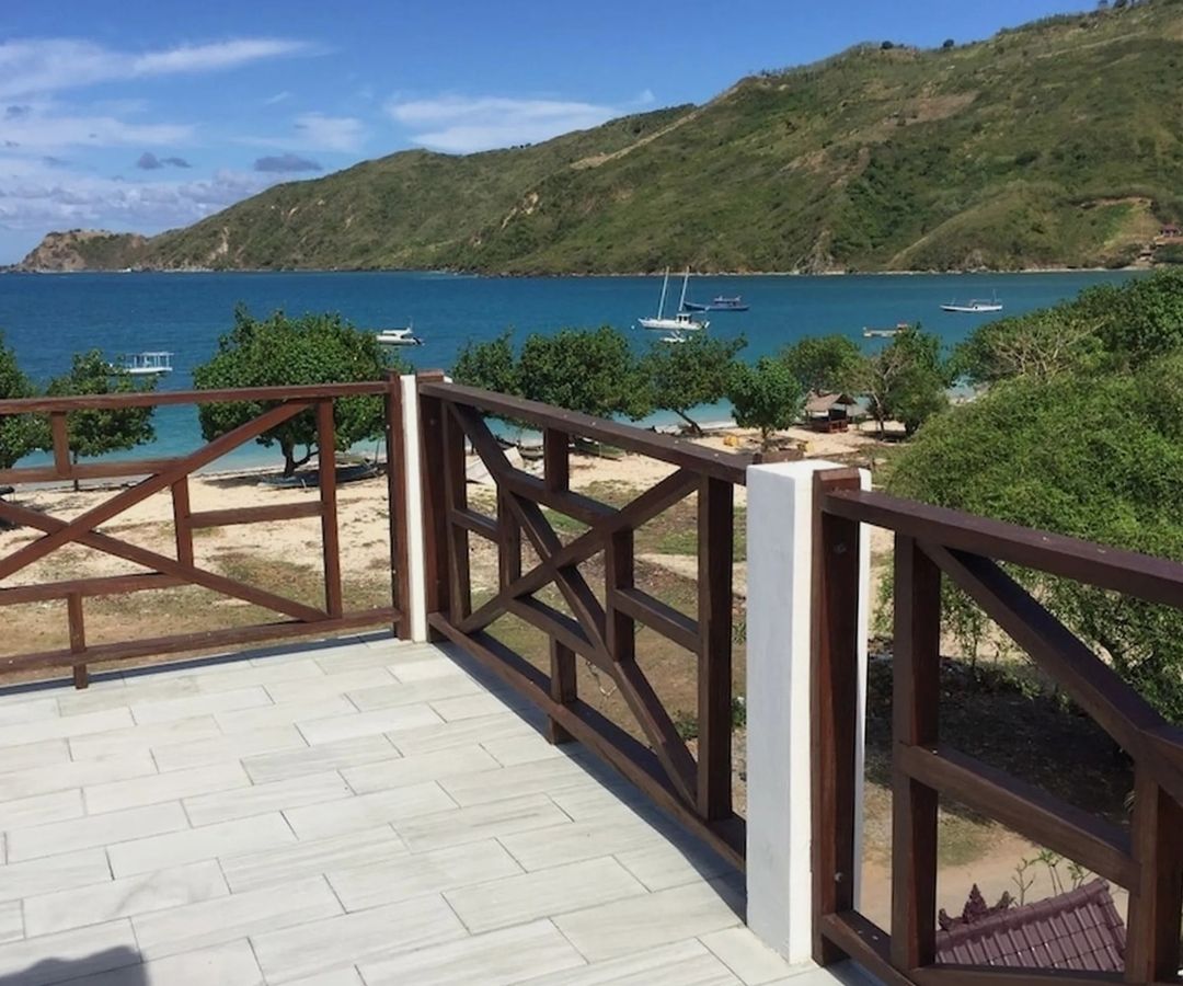 Hotel overlooking the ocean