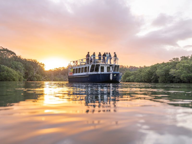 byron-bay-boat