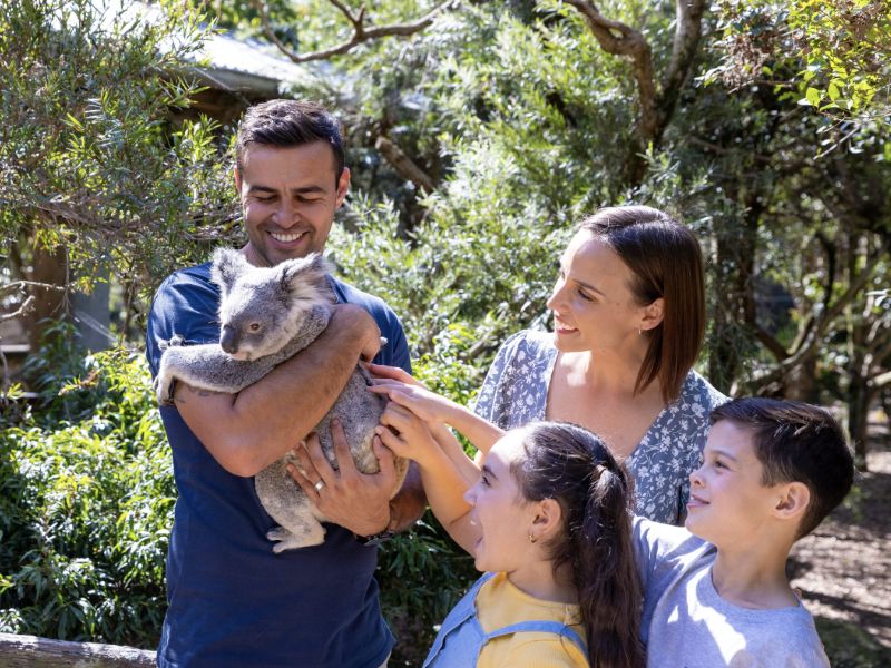 family-at-zoo-gold-coast