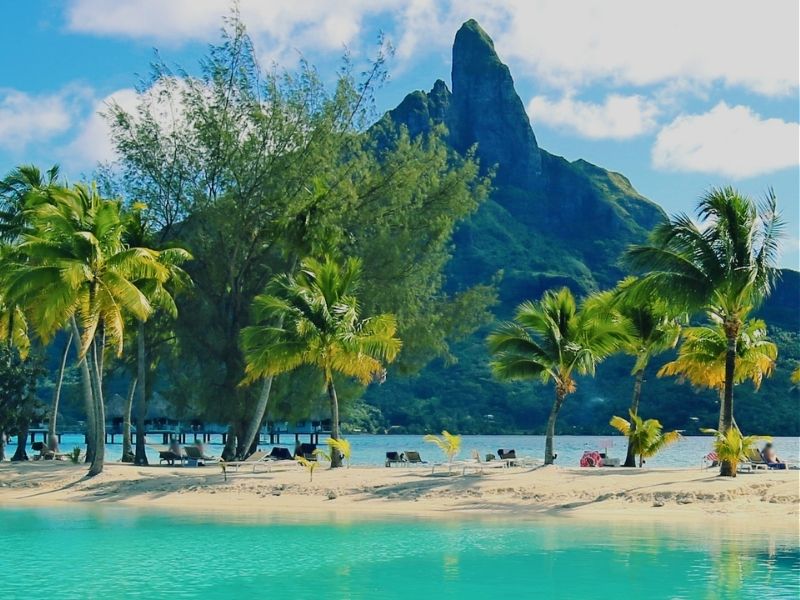 tahiti-blue-water-mountian