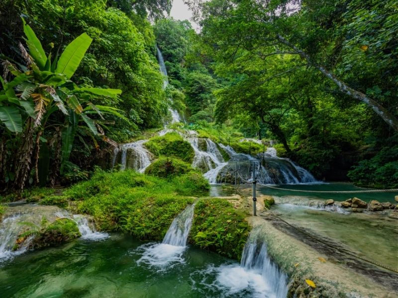 vanuatu-waterfall
