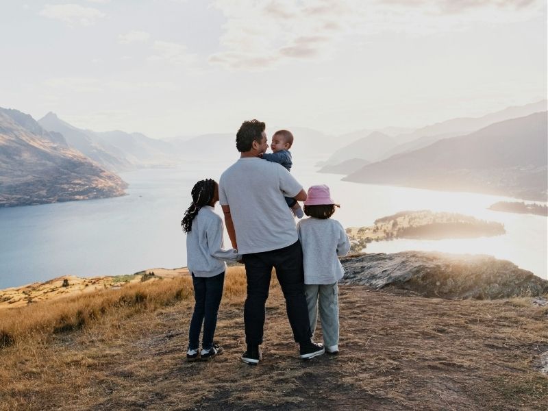 dad with kids in queenstown