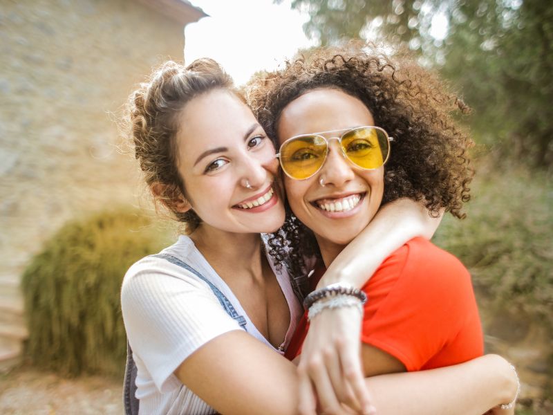 happy friends