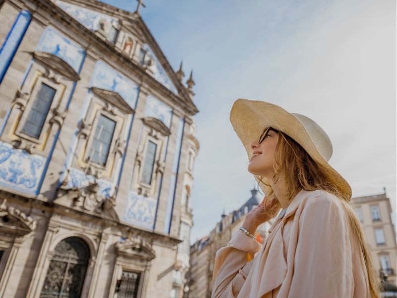 lady in porto