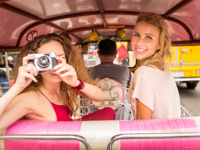 friends-tuk-tuk