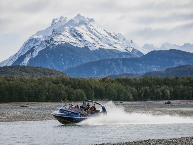 new-zealand-queenstown-jet-boat