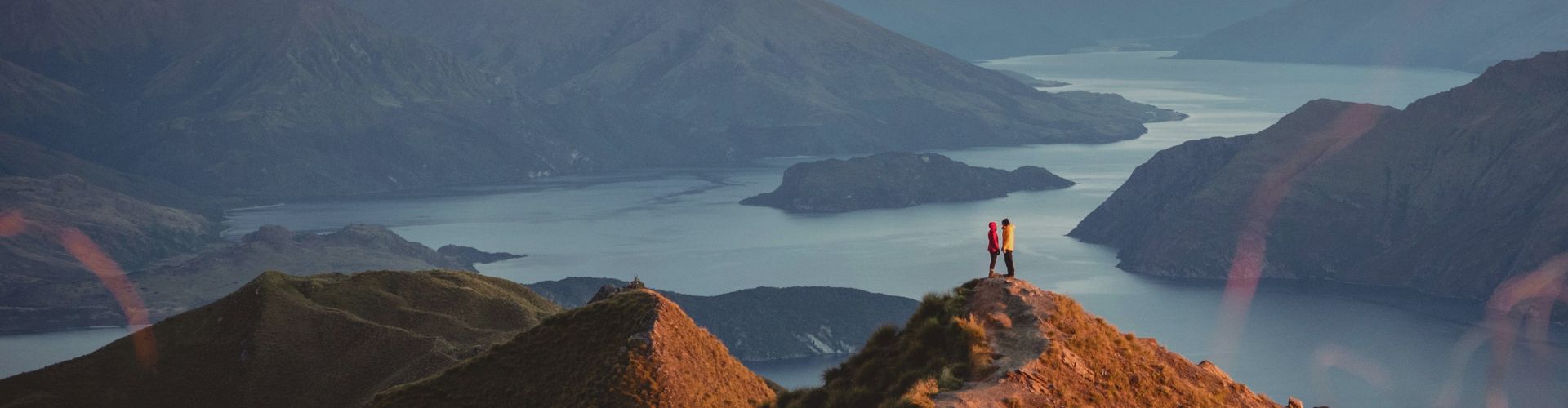 couple on roys peak